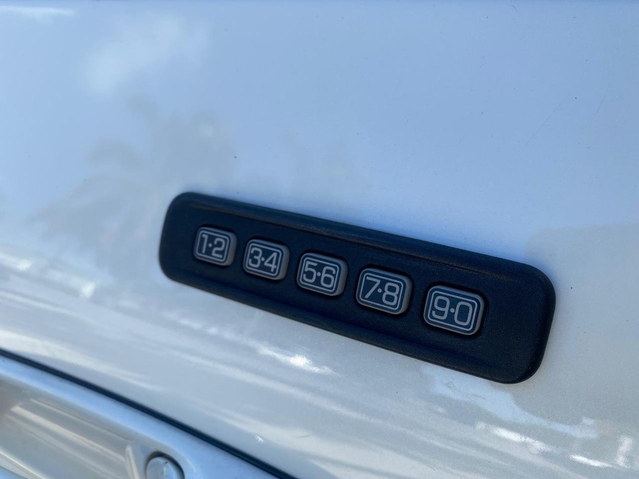 2004 Lincoln LS LOW MILES 43,468 1 OWNER Pompano Beach FL