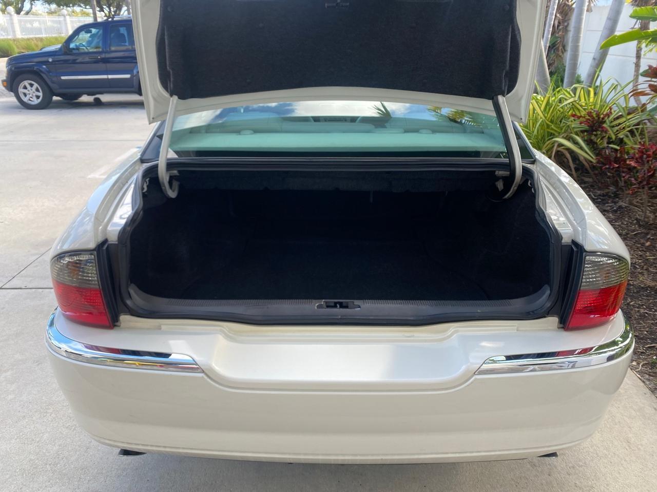 2004 Lincoln LS LOW MILES 43,468 1 OWNER Pompano Beach FL