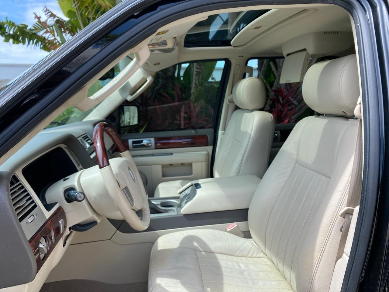 2004 Lincoln Navigator LOW MILES 67,511 SUNROOF Pompano Beach FL