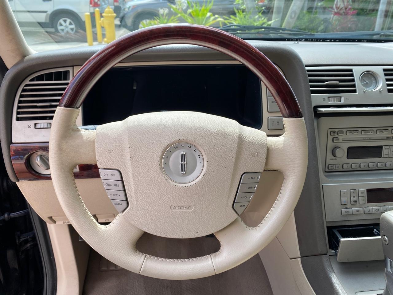 2004 Lincoln Navigator LOW MILES 67,511 SUNROOF Pompano Beach FL