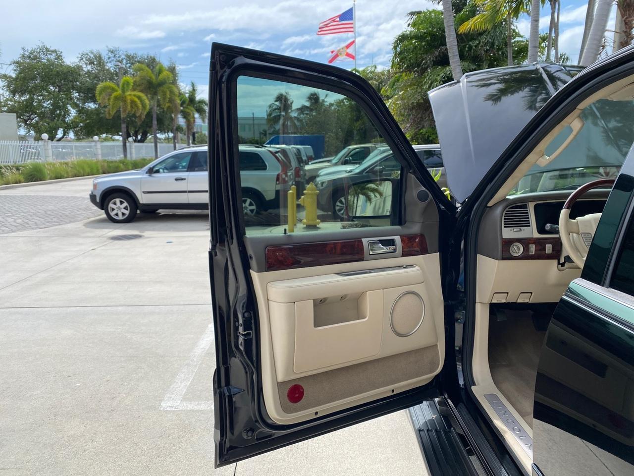 2004 Lincoln Navigator LOW MILES 67,511 SUNROOF Pompano Beach FL