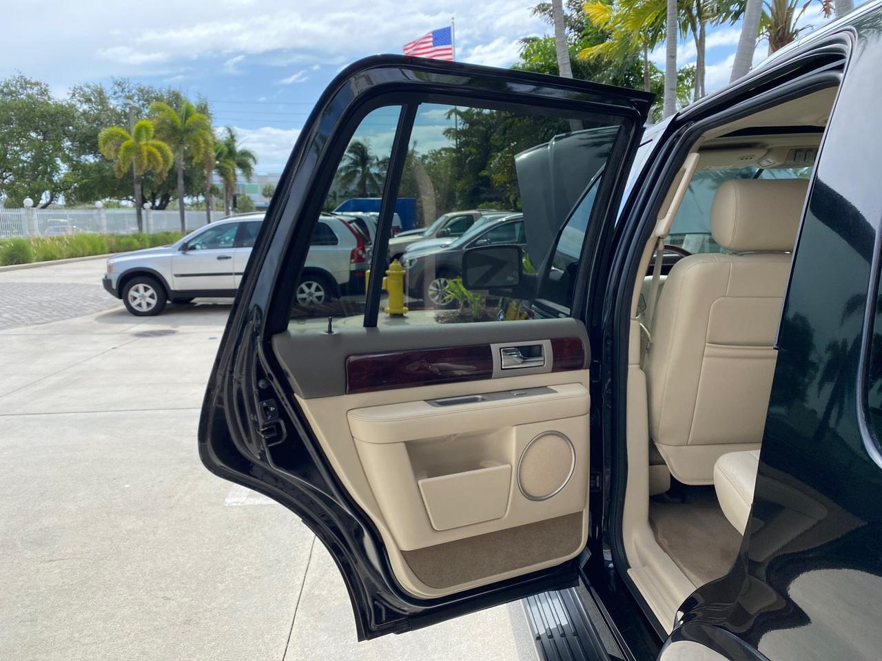 2004 Lincoln Navigator LOW MILES 67,511 SUNROOF Pompano Beach FL