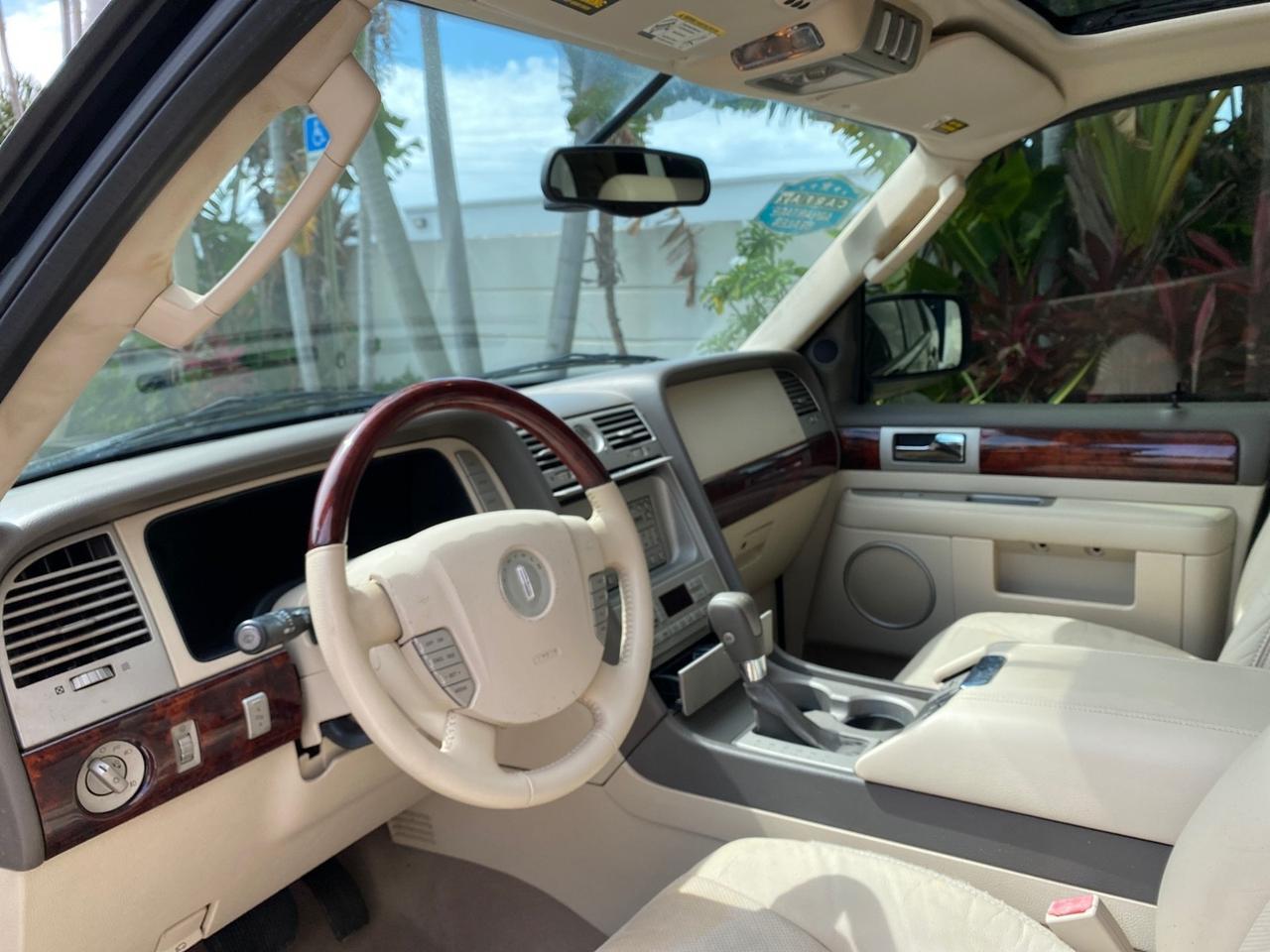2004 Lincoln Navigator LOW MILES 67,511 SUNROOF Pompano Beach FL
