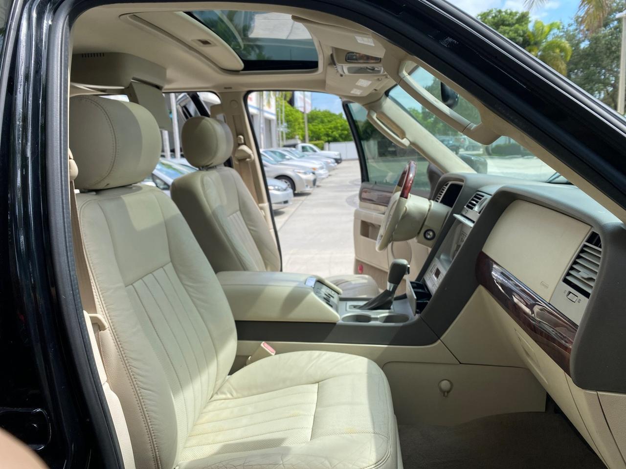 2004 Lincoln Navigator LOW MILES 67,511 SUNROOF Pompano Beach FL