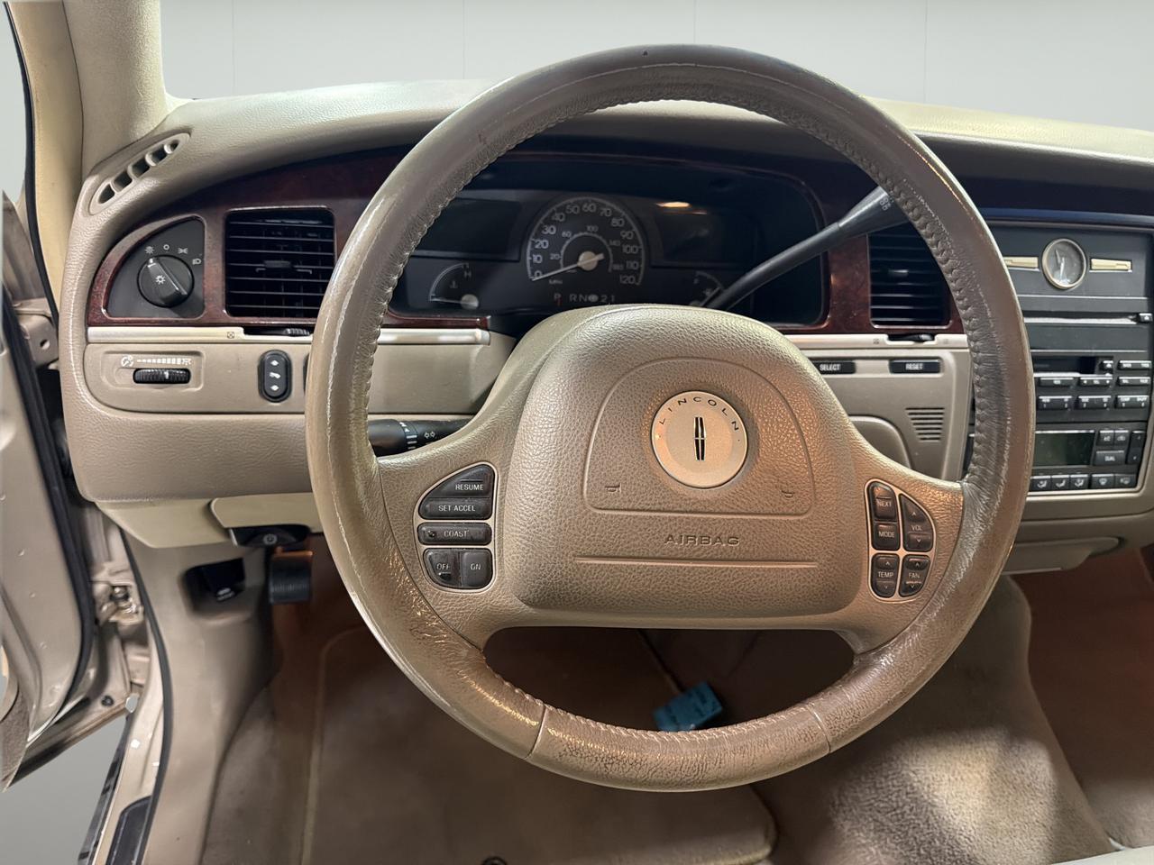 2004 Lincoln Town Car Signature San Antonio TX