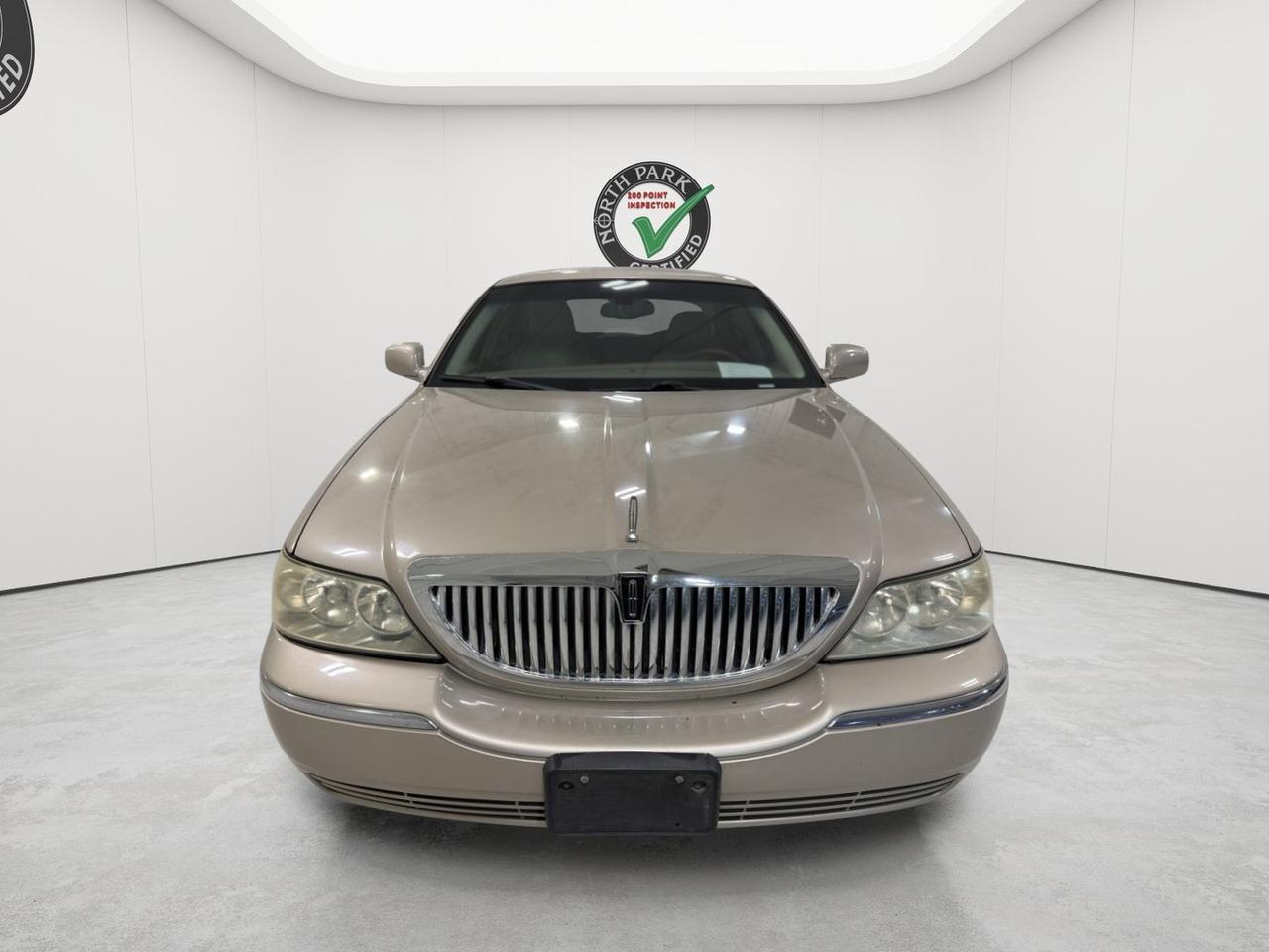 2004 Lincoln Town Car Signature San Antonio TX