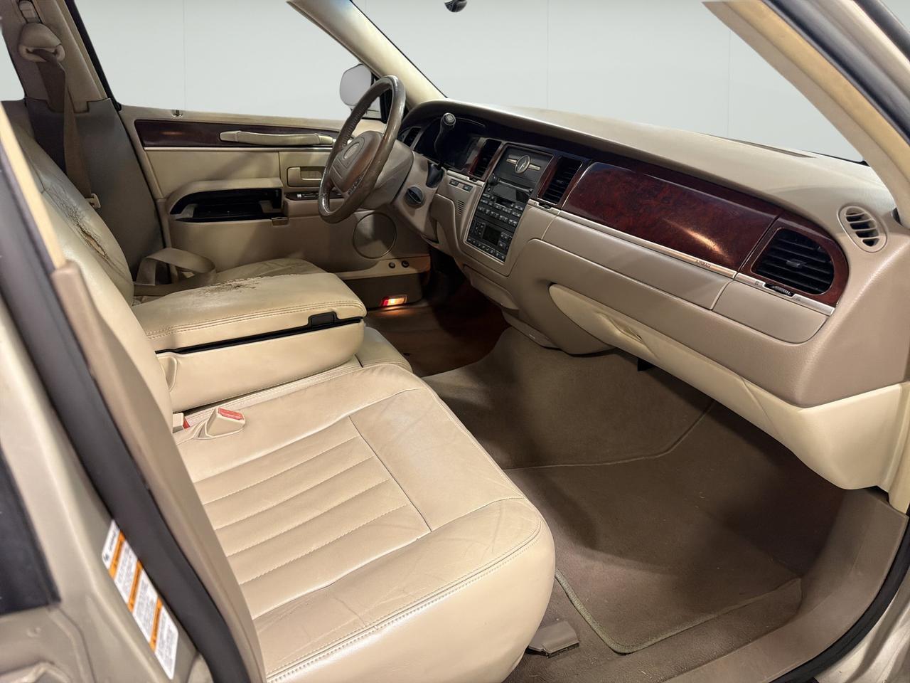 2004 Lincoln Town Car Signature San Antonio TX