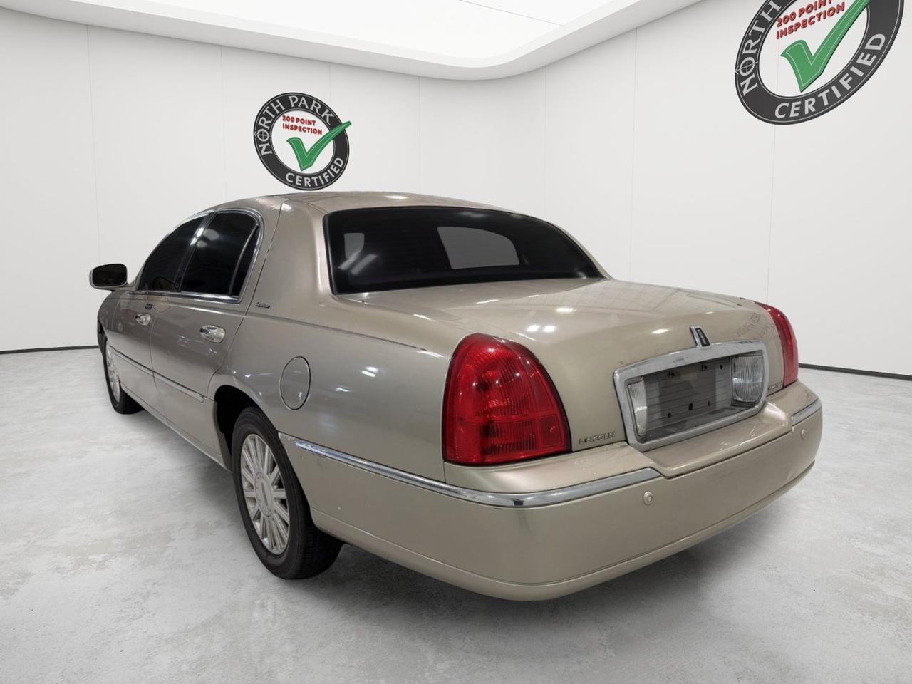 2004 Lincoln Town Car Signature San Antonio TX