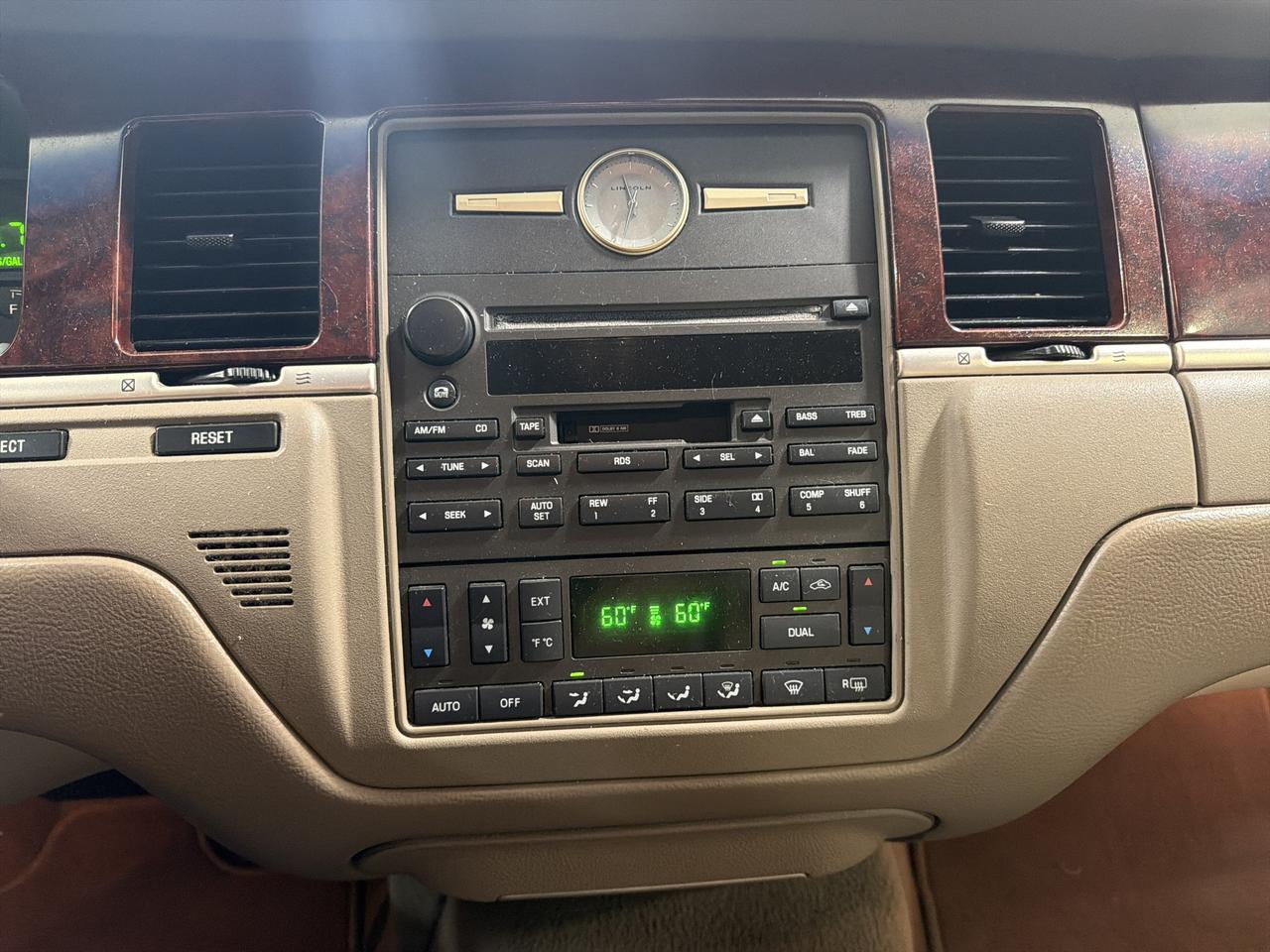 2004 Lincoln Town Car Signature San Antonio TX