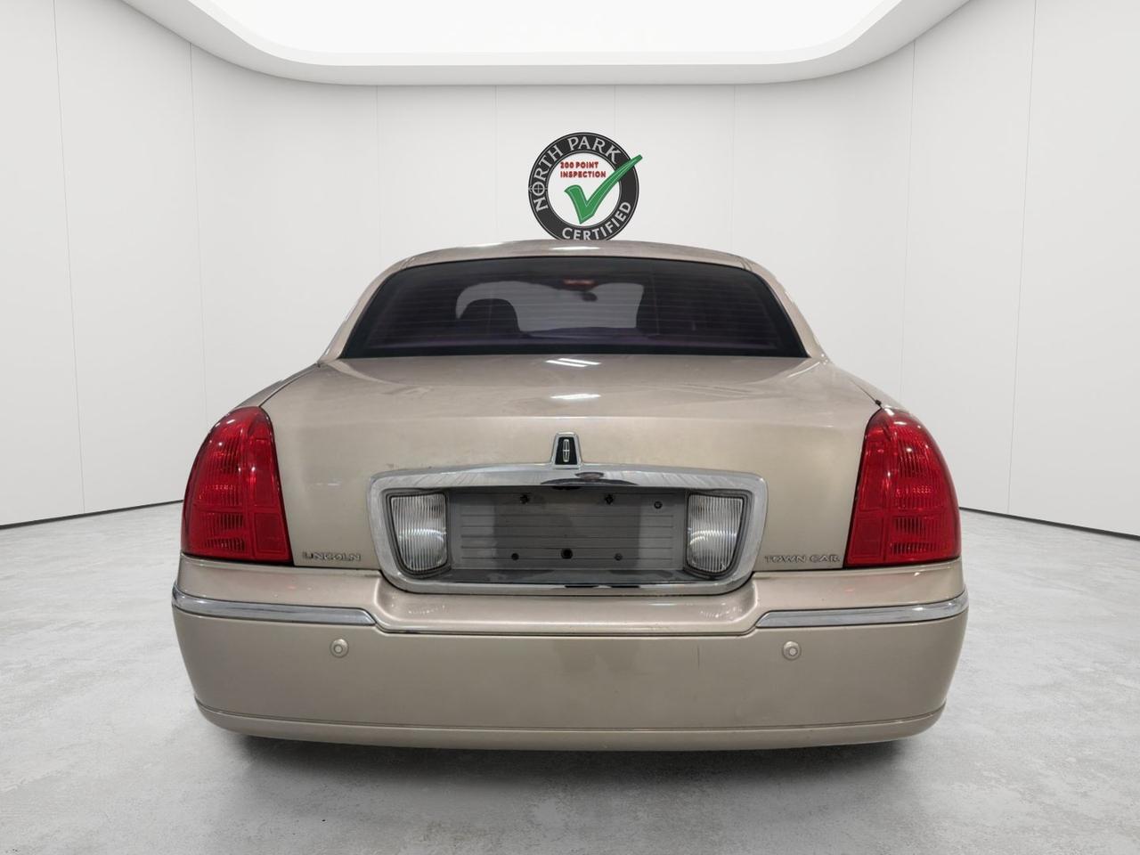 2004 Lincoln Town Car Signature San Antonio TX