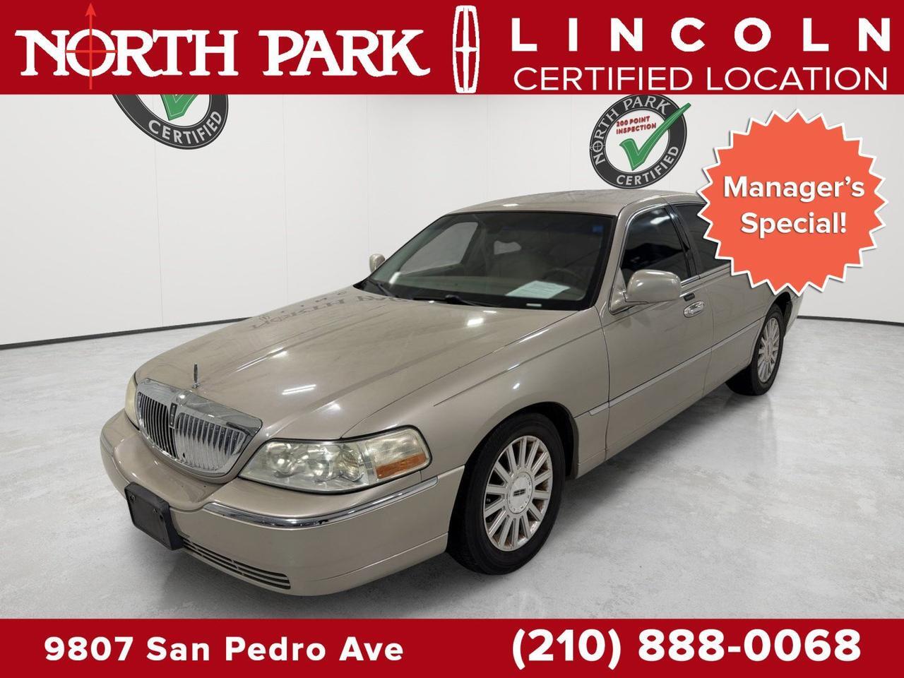 2004 Lincoln Town Car Signature