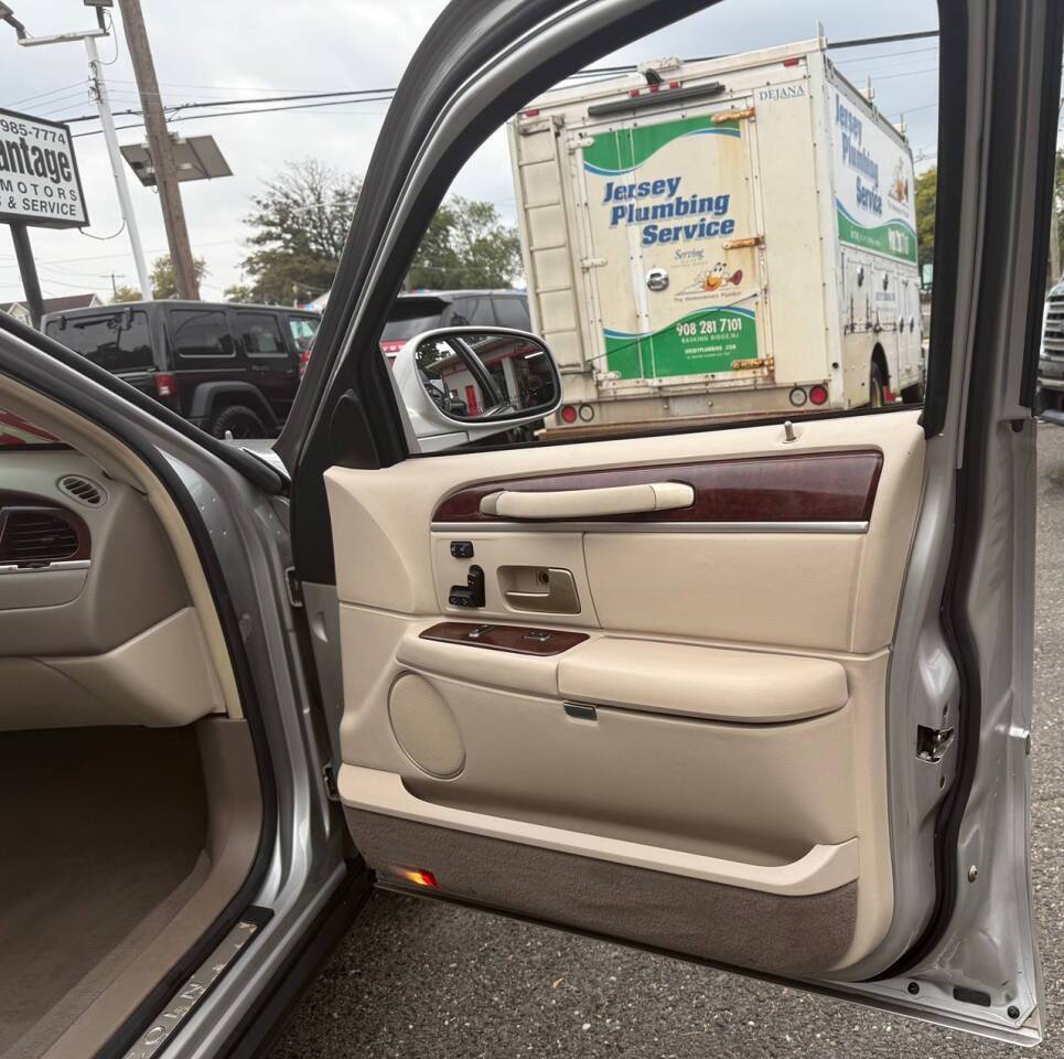 2004 Lincoln Town Car Ultimate 4dr Sedan Edison NJ