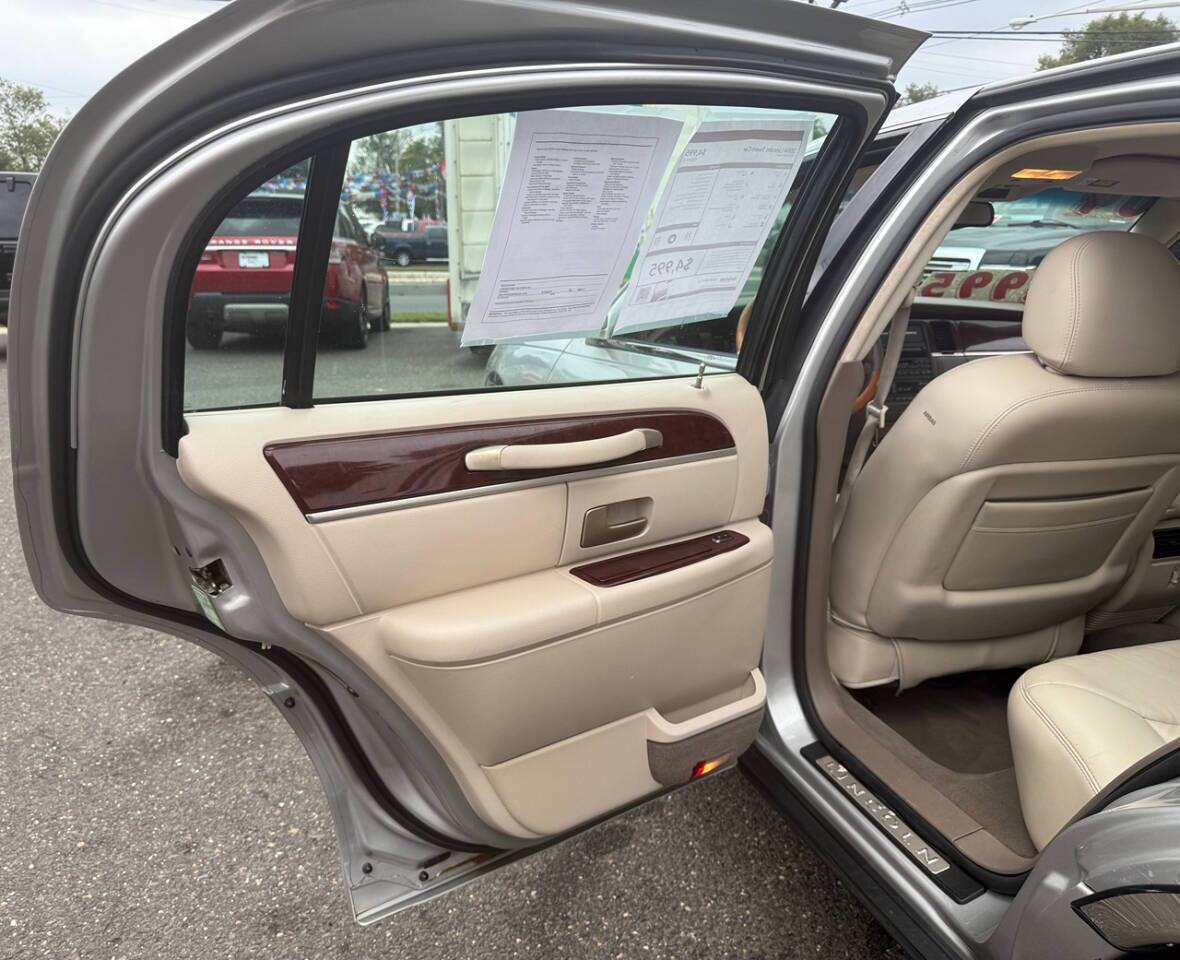 2004 Lincoln Town Car Ultimate 4dr Sedan Edison NJ