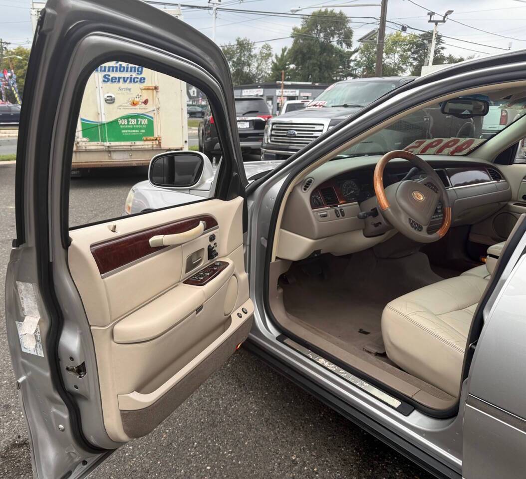 2004 Lincoln Town Car Ultimate 4dr Sedan Edison NJ