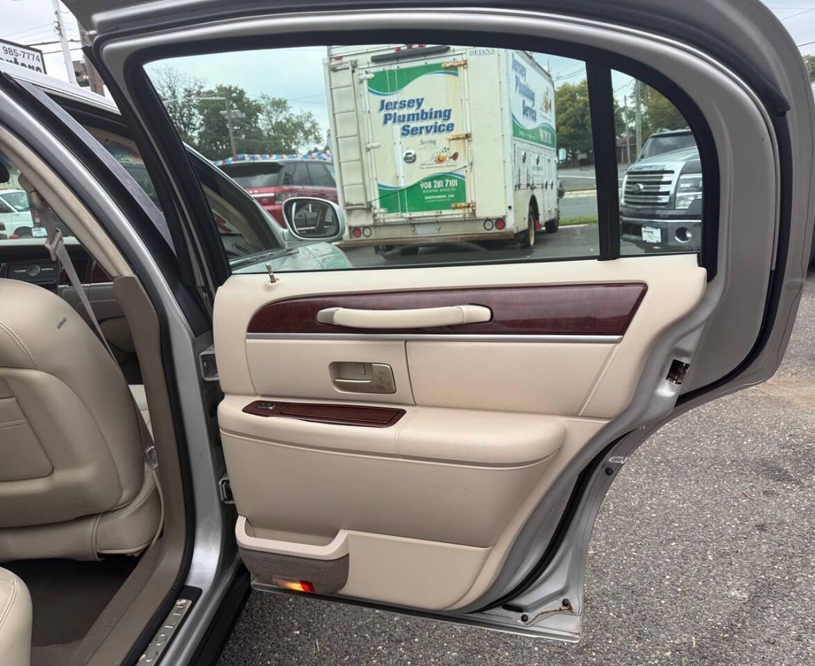 2004 Lincoln Town Car Ultimate 4dr Sedan Edison NJ