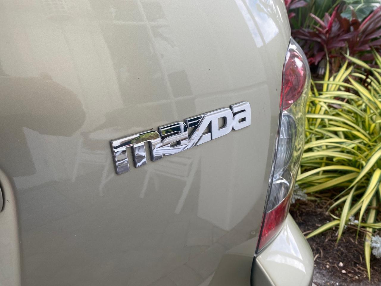 2004 Mazda MPV LX LOW MILES 62,740 Pompano Beach FL