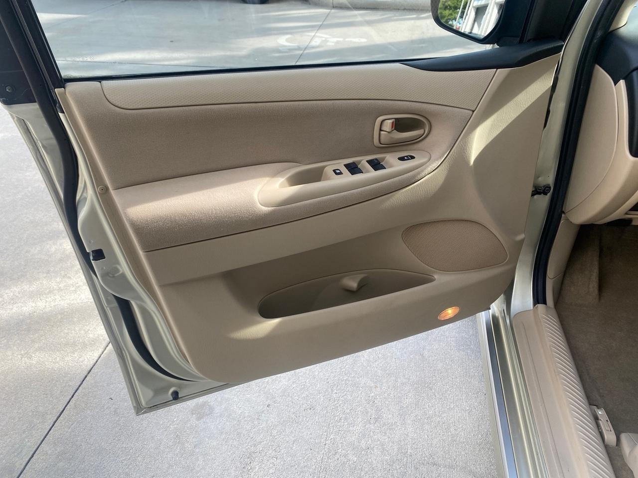 2004 Mazda MPV LX LOW MILES 62,740 Pompano Beach FL