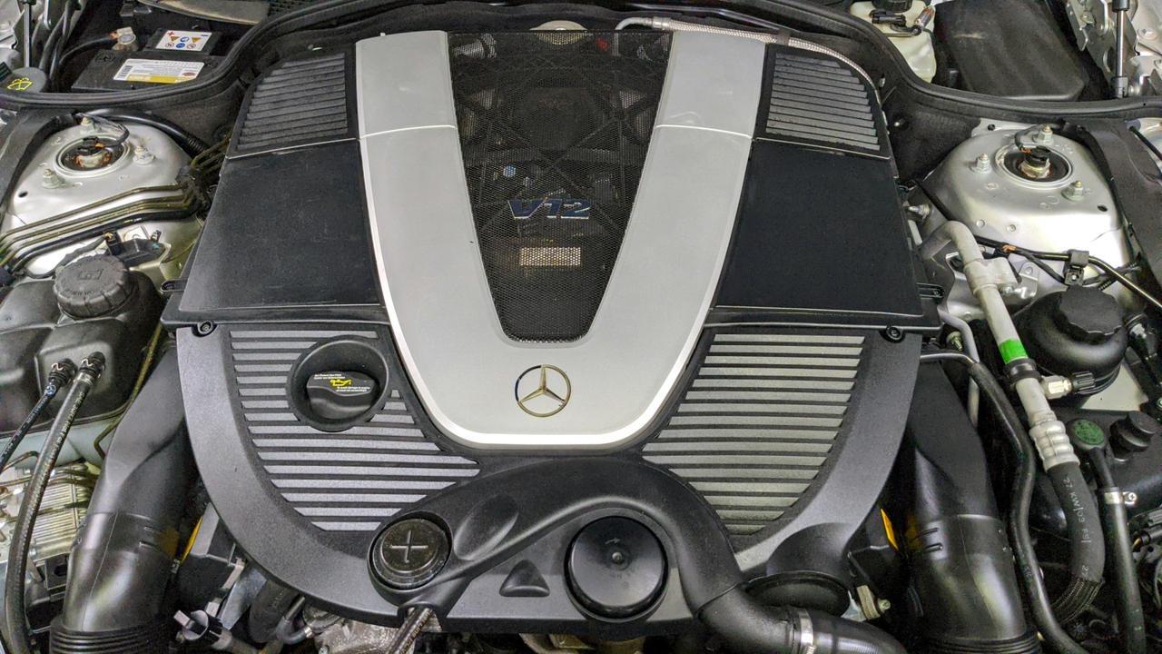 2004 Mercedes-Benz Sl600~ Incredible Miles Fully Serviced ~Carfax Certified Glendale Heights IL