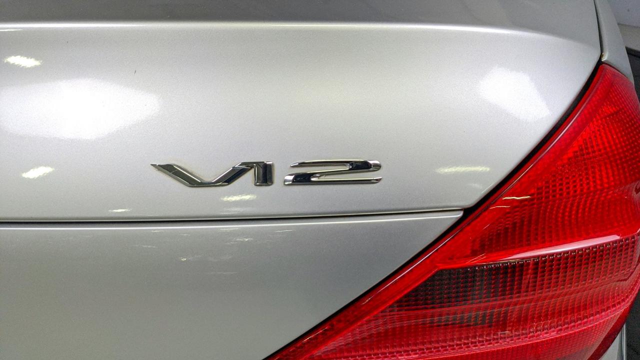 2004 Mercedes-Benz Sl600~ Incredible Miles Fully Serviced ~Carfax Certified St. Charles  IL