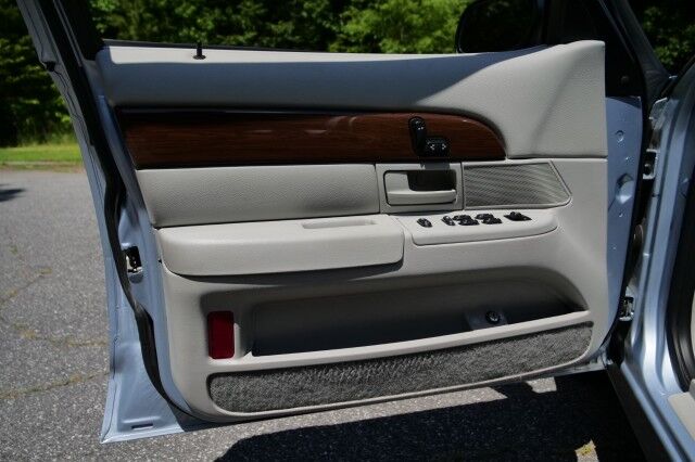 2004 Mercury Grand Marquis GS / 4.6L V8 / Cruise Control / Adjustable Pedals! High Point NC