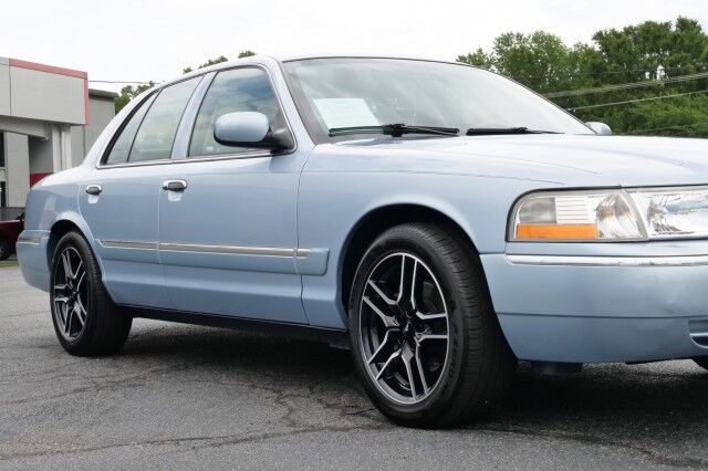 2004 Mercury Grand Marquis GS / 4.6L V8 / Cruise Control / Adjustable Pedals! High Point NC