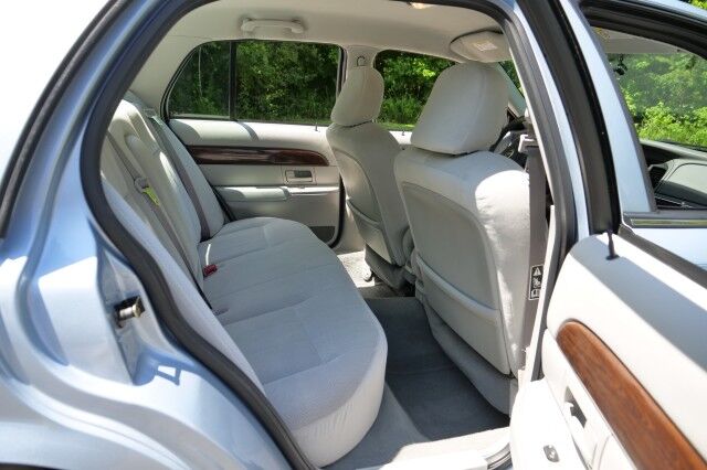 2004 Mercury Grand Marquis GS / 4.6L V8 / Cruise Control / Adjustable Pedals! High Point NC