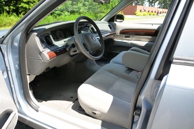 2004 Mercury Grand Marquis GS / 4.6L V8 / Cruise Control / Adjustable Pedals! High Point NC