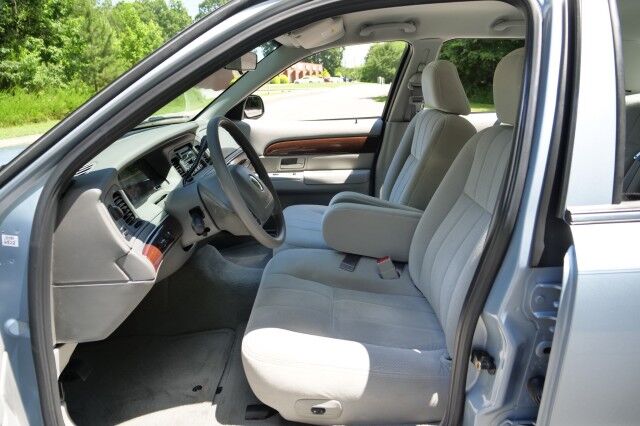 2004 Mercury Grand Marquis GS / 4.6L V8 / Cruise Control / Adjustable Pedals! High Point NC