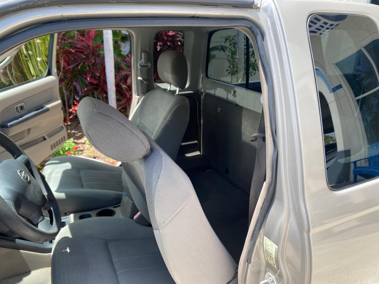 2004 Nissan Frontier 2WD XE LOW MILES 70,694 Pompano Beach FL