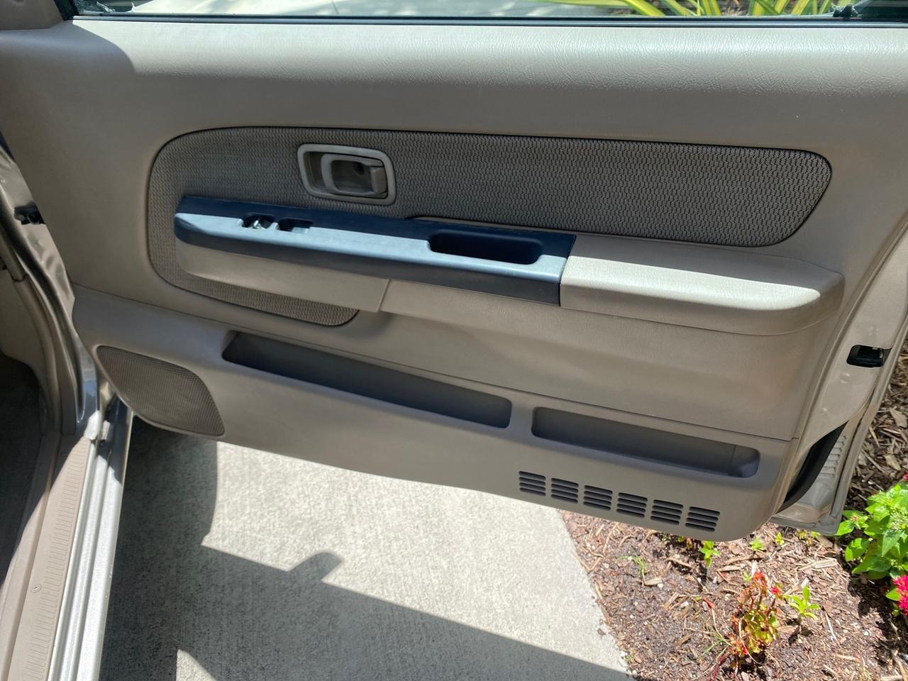 2004 Nissan Frontier 2WD XE LOW MILES 70,694 Pompano Beach FL