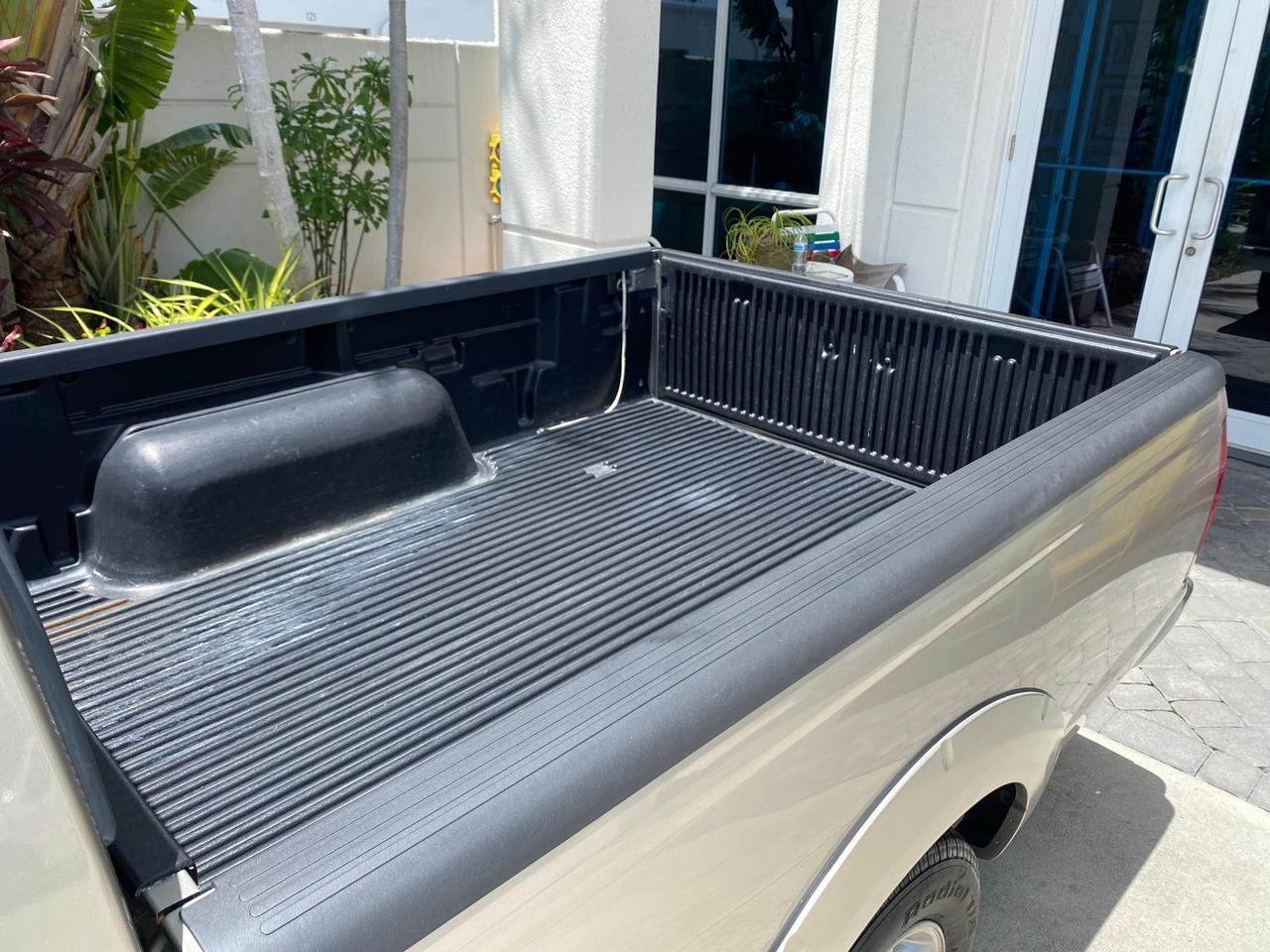 2004 Nissan Frontier 2WD XE LOW MILES 70,694 Pompano Beach FL