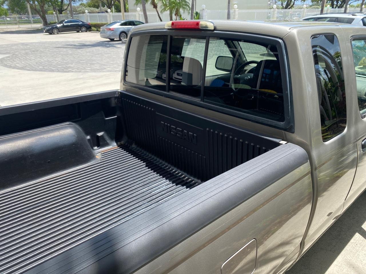 2004 Nissan Frontier 2WD XE LOW MILES 70,694 Pompano Beach FL