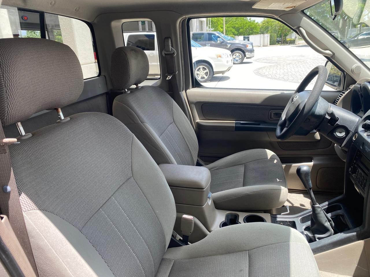 2004 Nissan Frontier 2WD XE LOW MILES 70,694 Pompano Beach FL
