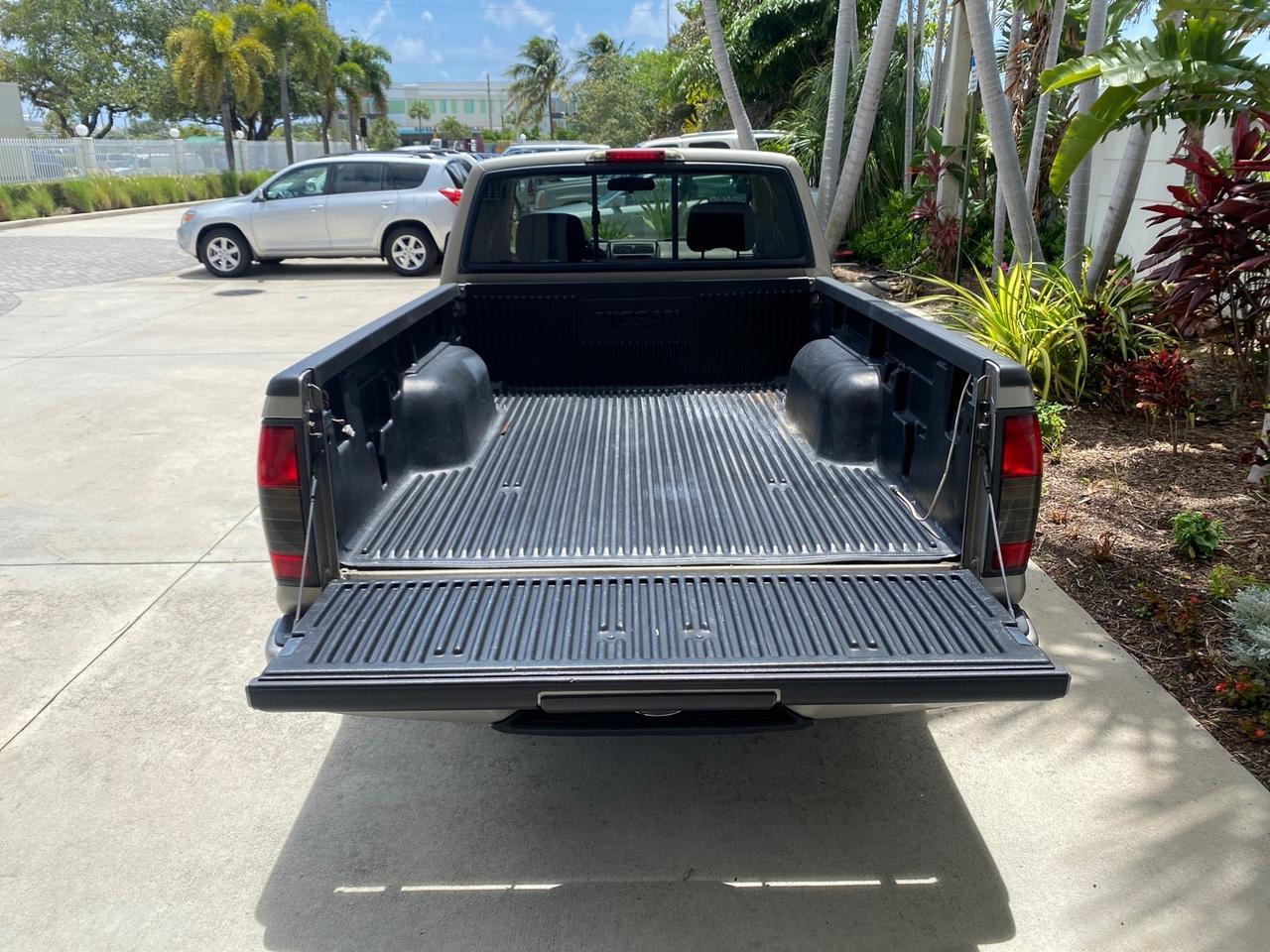 2004 Nissan Frontier 2WD XE LOW MILES 70,694 Pompano Beach FL
