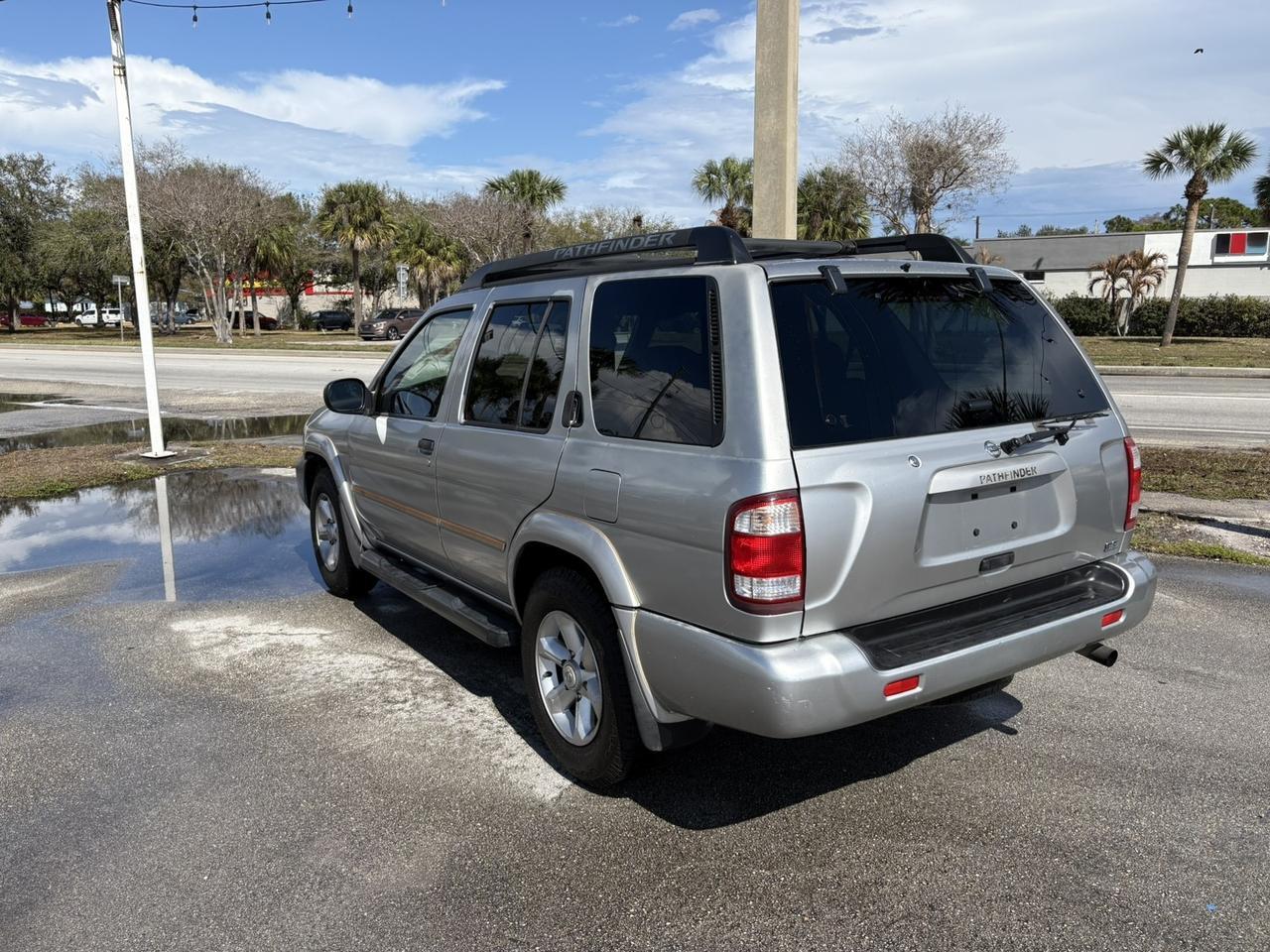 2004 Nissan Pathfinder SE