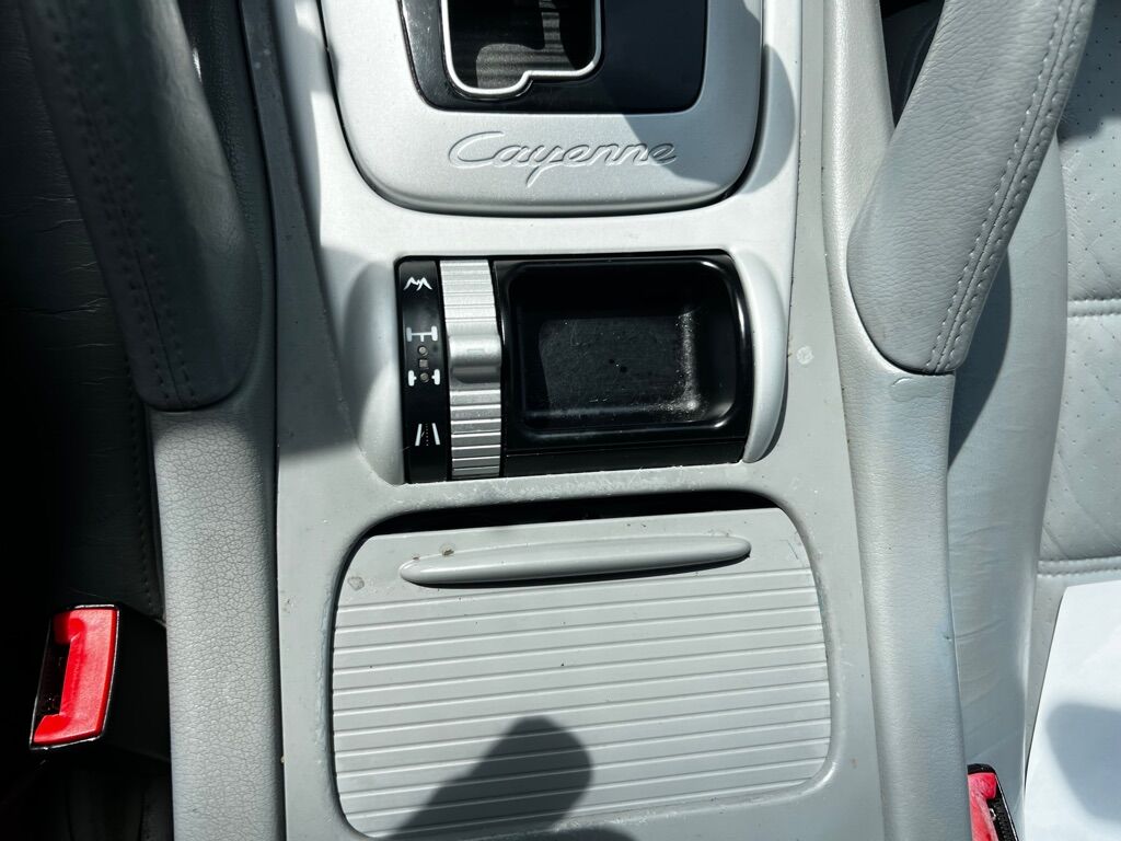 2004 PORSCHE CAYENNE S Des Moines WA