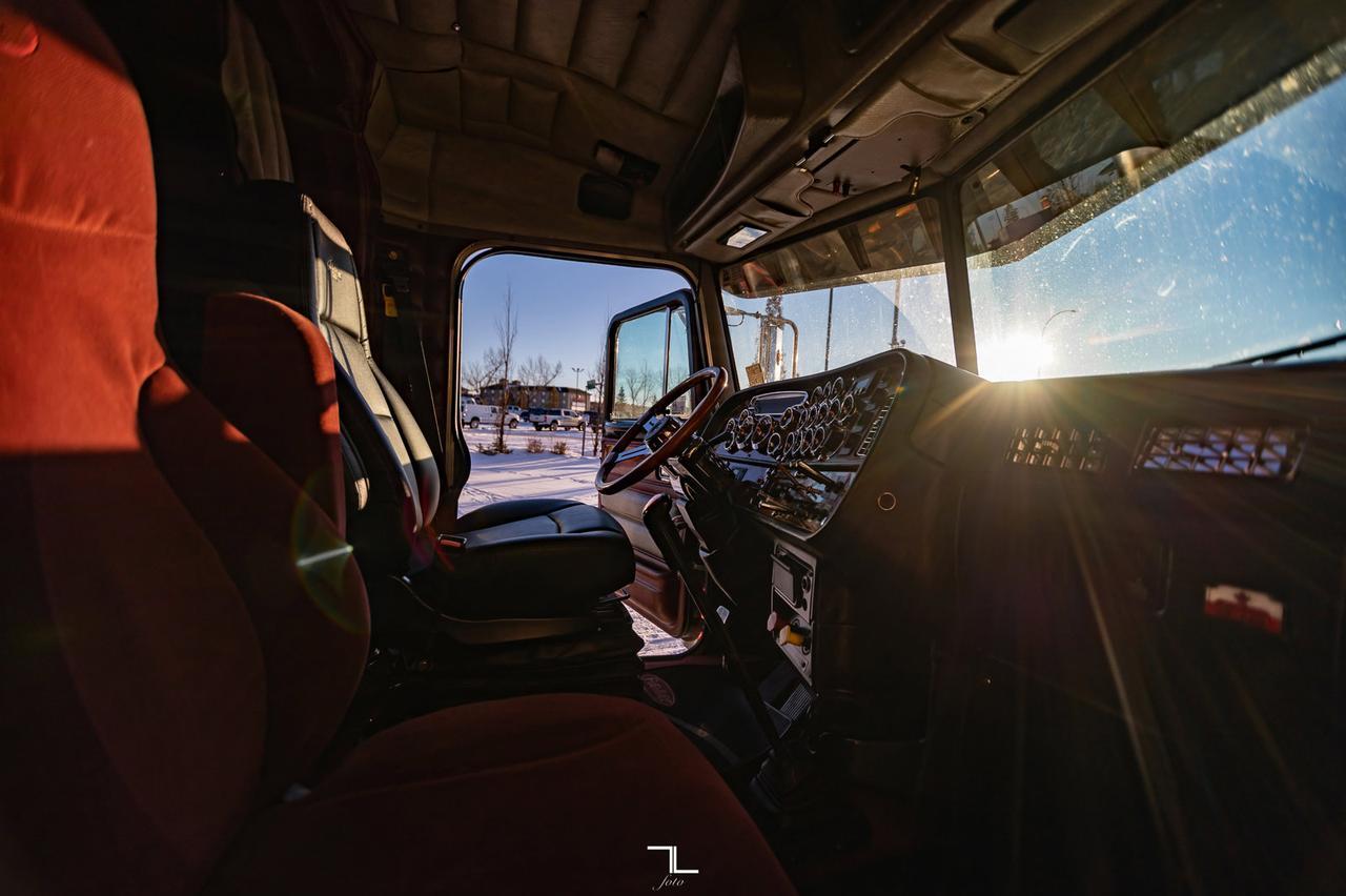 2004 Peterbilt 379 Longnose Tractor Sleeper Canadian Classic Red Deer AB