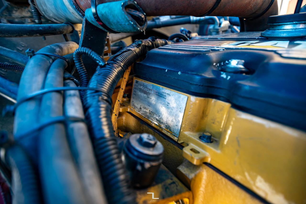 2004 Peterbilt 379 Longnose Tractor Sleeper Canadian Classic Red Deer AB