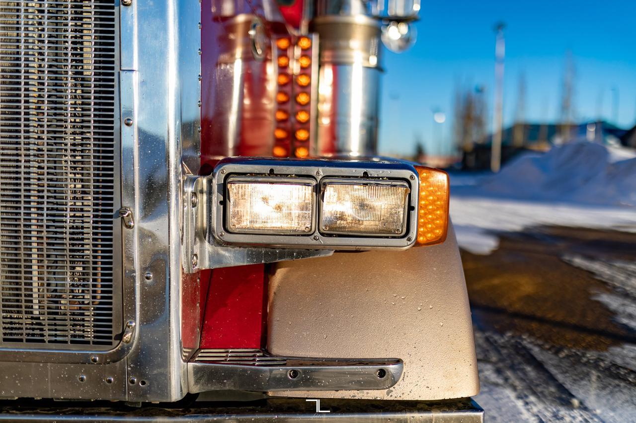 2004 Peterbilt 379 Longnose Tractor Sleeper Canadian Classic Red Deer AB