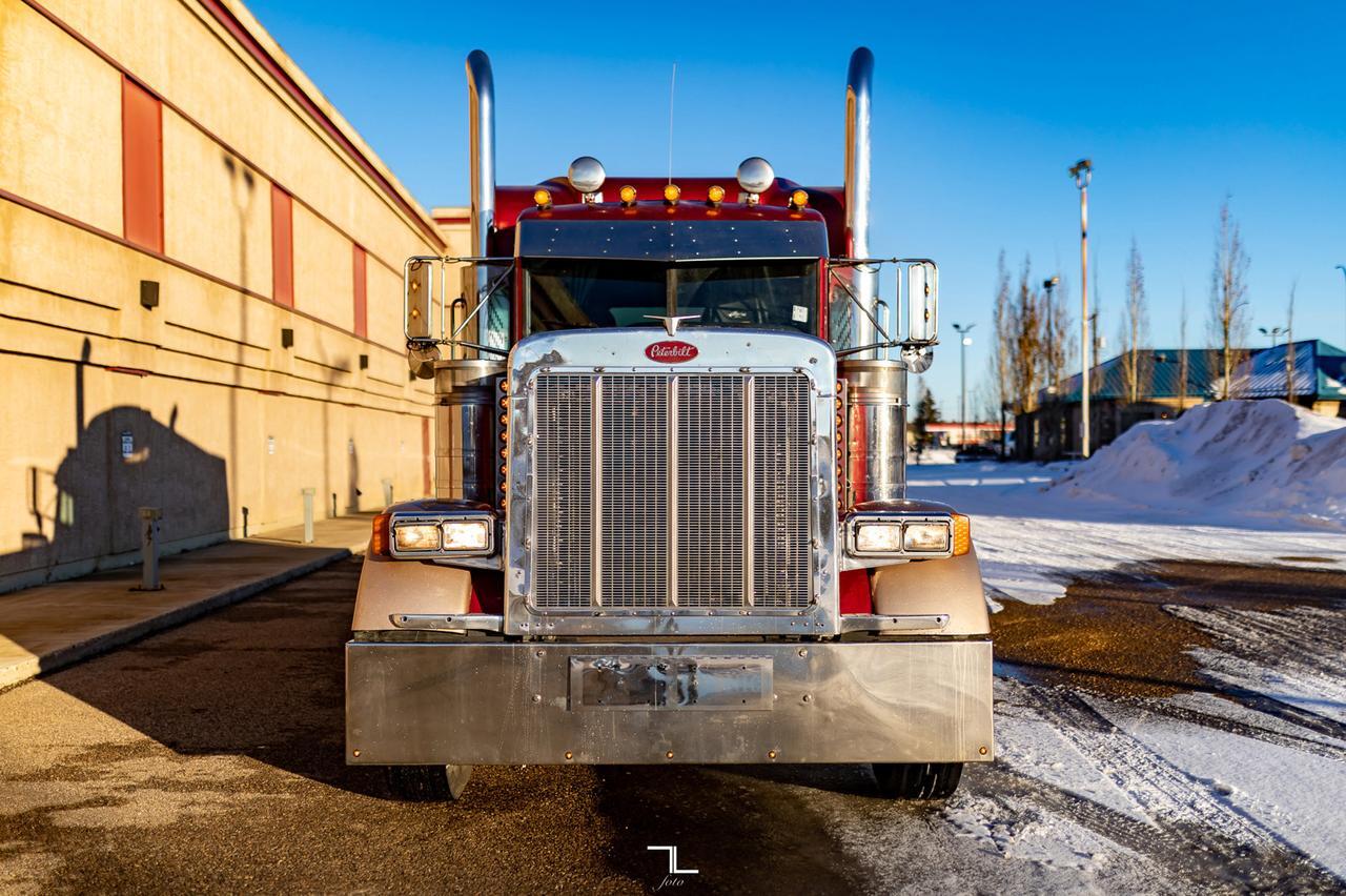 2004 Peterbilt 379 Longnose Tractor Sleeper Canadian Classic Red Deer AB