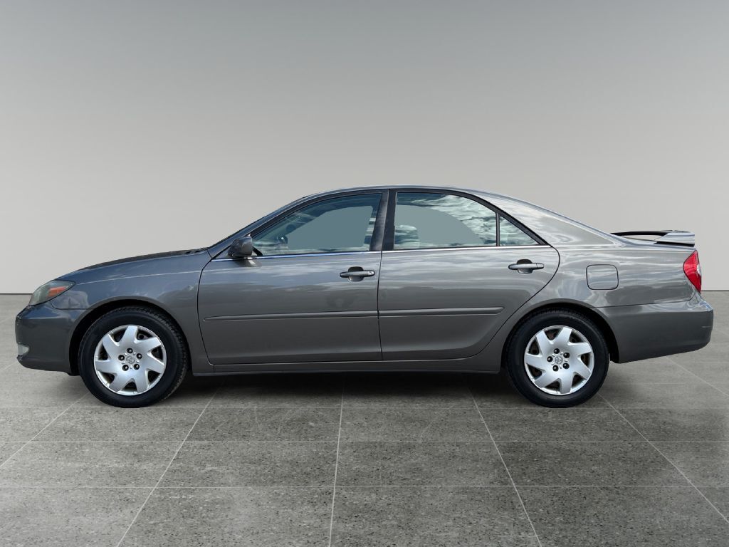 2004 TOYOTA CAMRY LE