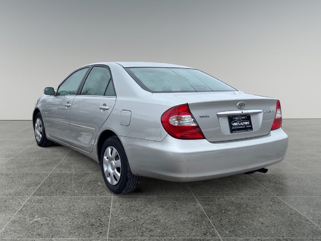 2004 TOYOTA CAMRY LE