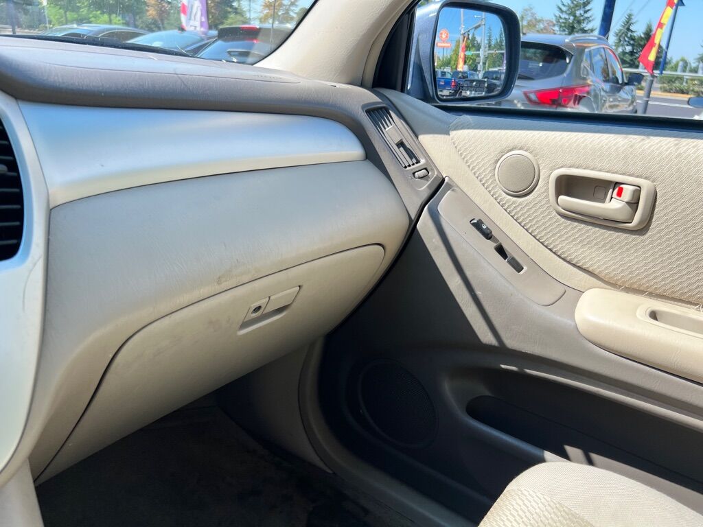 2004 TOYOTA HIGHLANDER BASE Des Moines WA
