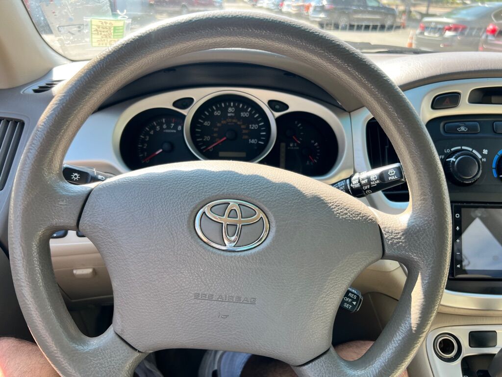 2004 TOYOTA HIGHLANDER BASE Des Moines WA