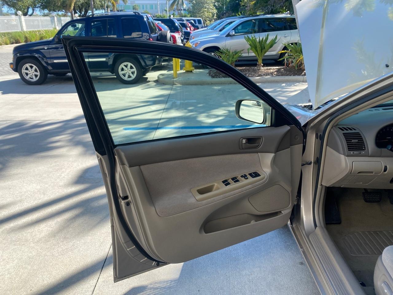 2004 Toyota Camry LE LOW MILES 25,414 ACTUAL Pompano Beach FL