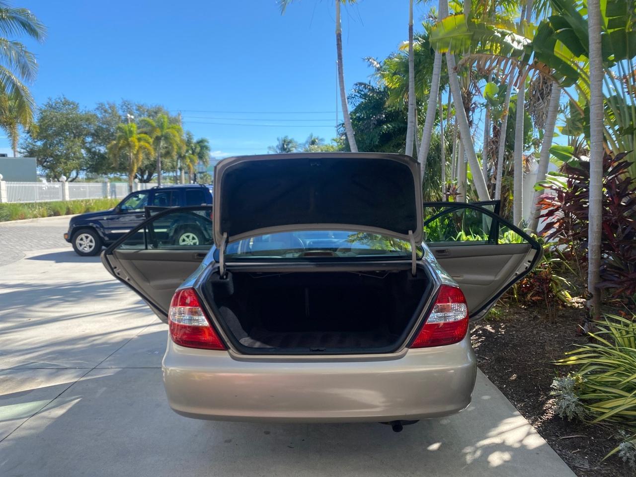 2004 Toyota Camry LE LOW MILES 25,414 ACTUAL Pompano Beach FL
