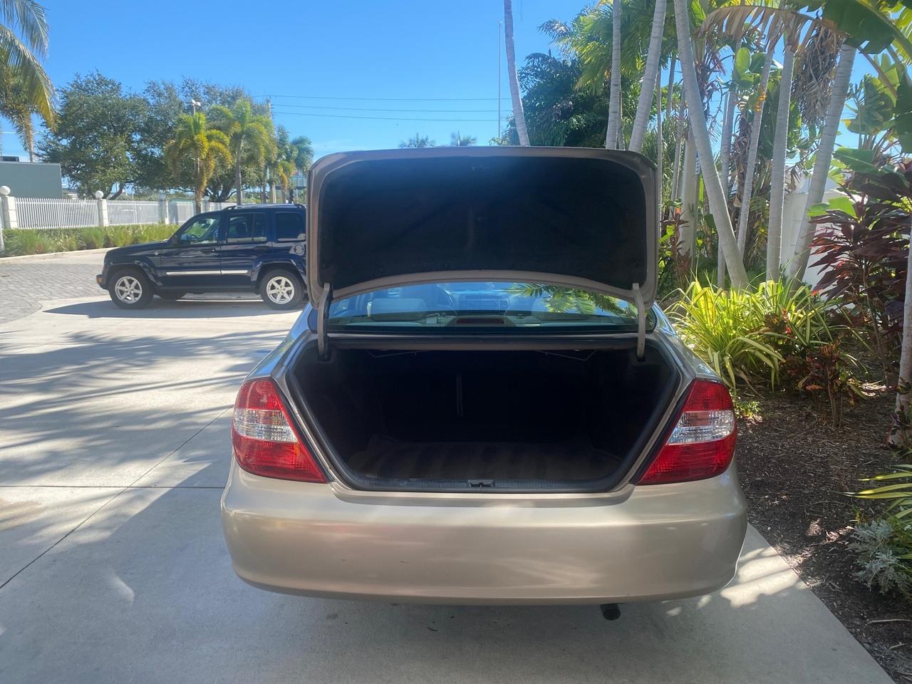 2004 Toyota Camry LE LOW MILES 25,414 ACTUAL Pompano Beach FL