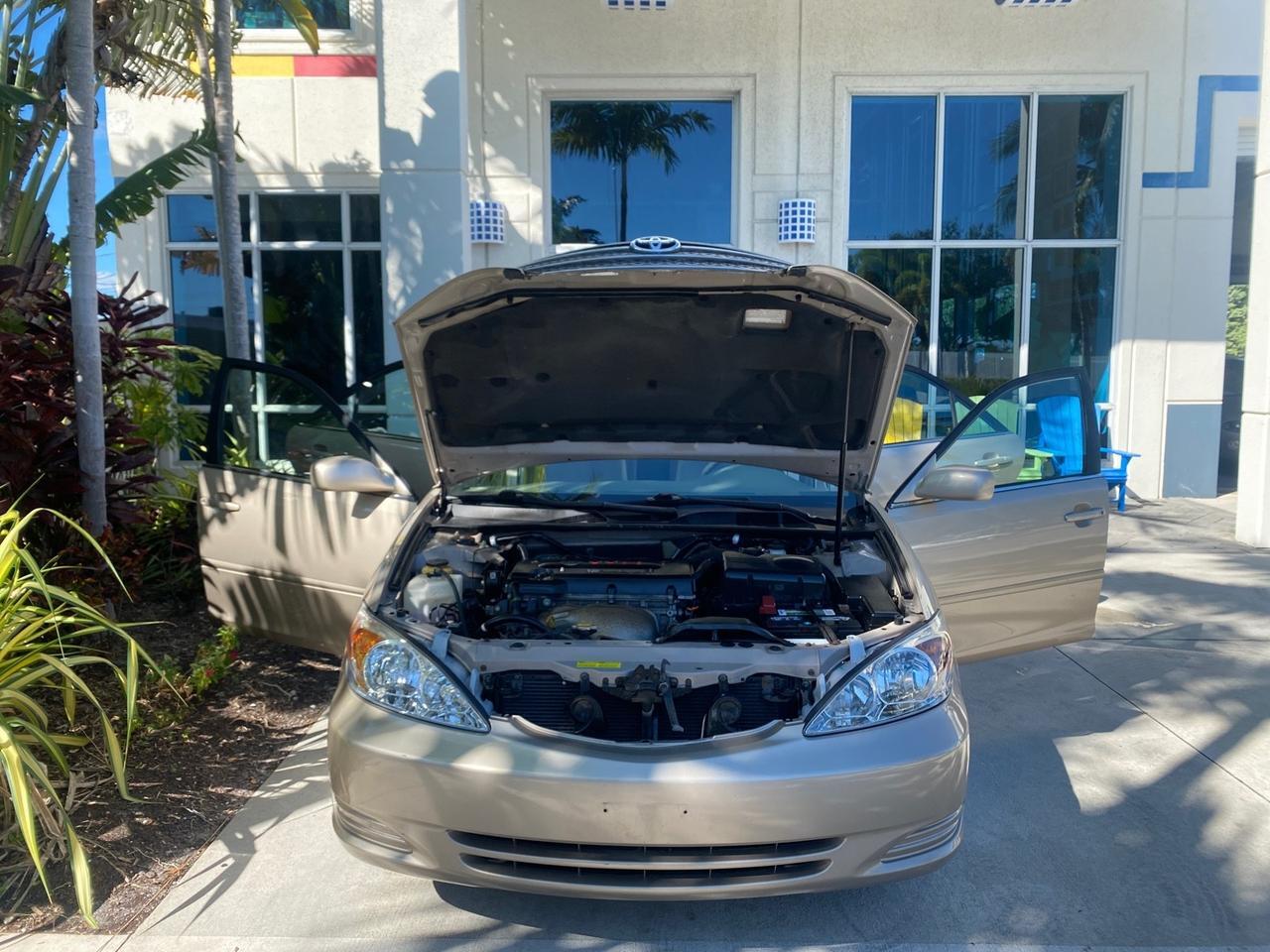 2004 Toyota Camry LE LOW MILES 25,414 ACTUAL Pompano Beach FL
