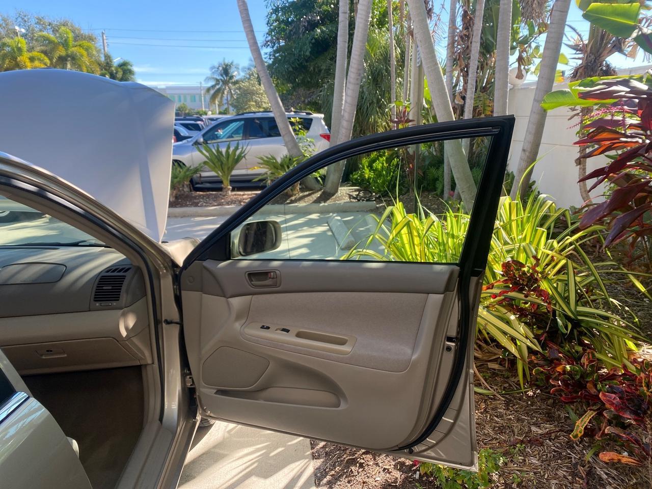 2004 Toyota Camry LE LOW MILES 25,414 ACTUAL Pompano Beach FL