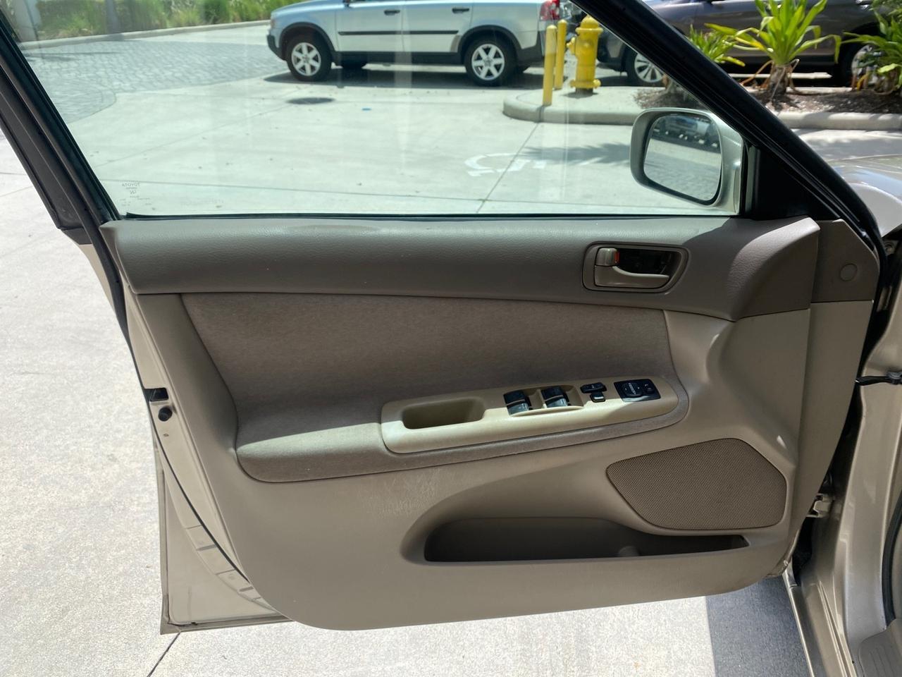 2004 Toyota Camry LE LOW MILES 58,925 1 OWNER Pompano Beach FL